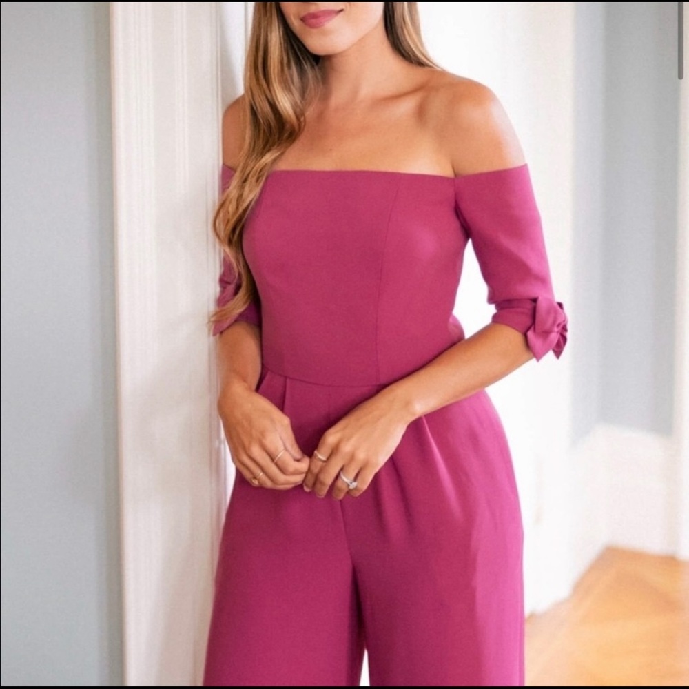 NWT Gal Meets Glam Meredith Jumpsuit Size 4